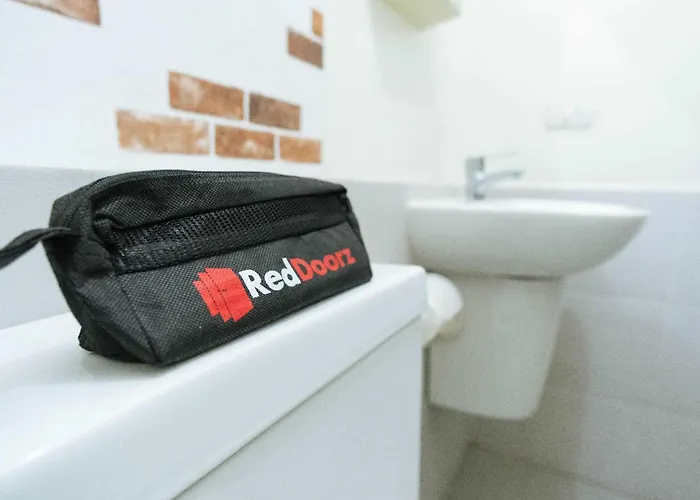 Reddoorz At Asela A Garden Cordova Former Reddoorz Near Gaisano Grand Cordova ホテル 2*